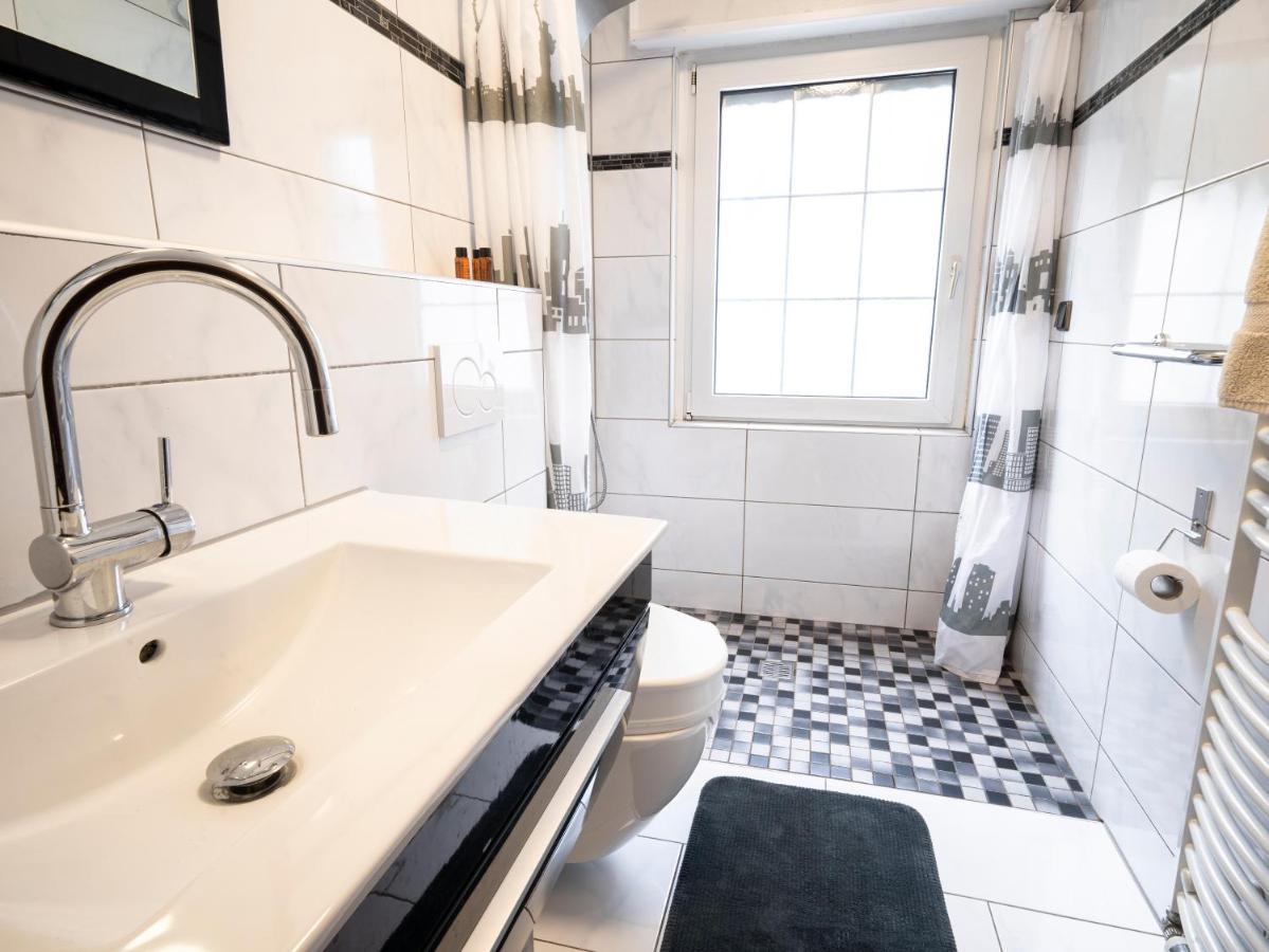 Truth Fuer 5 - King Size Betten, Kamin, Garten, Xxl Couch, Smart-Tv Dortmund Eksteriør bilde